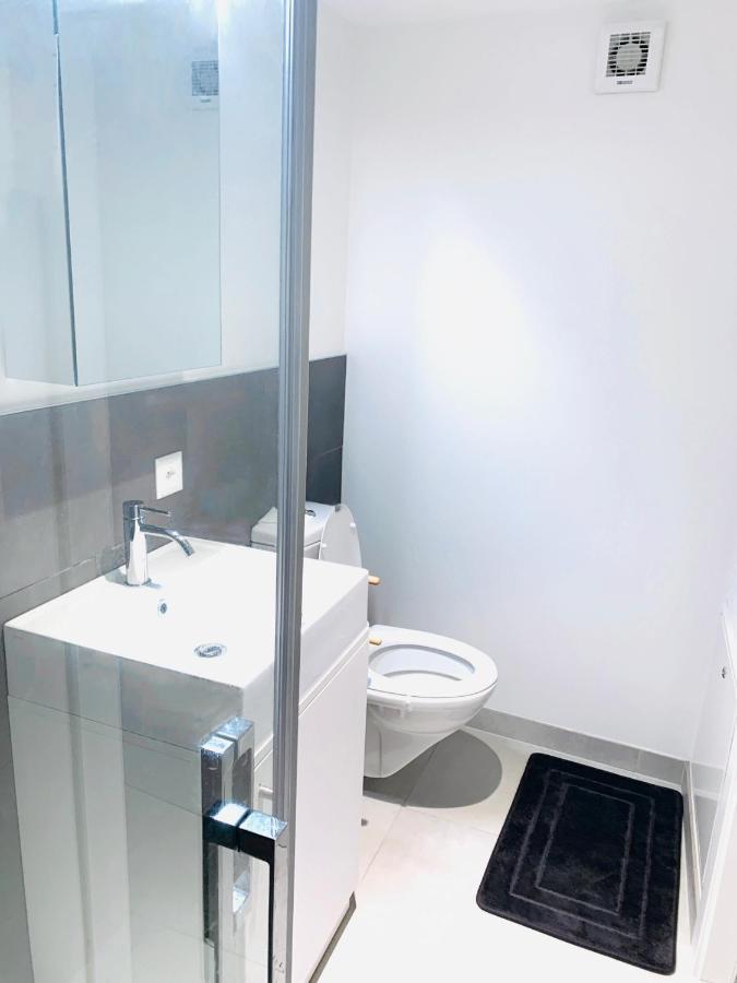 The Hidden Studio; Comfy & Close To The Lake Lugano Bagian luar foto