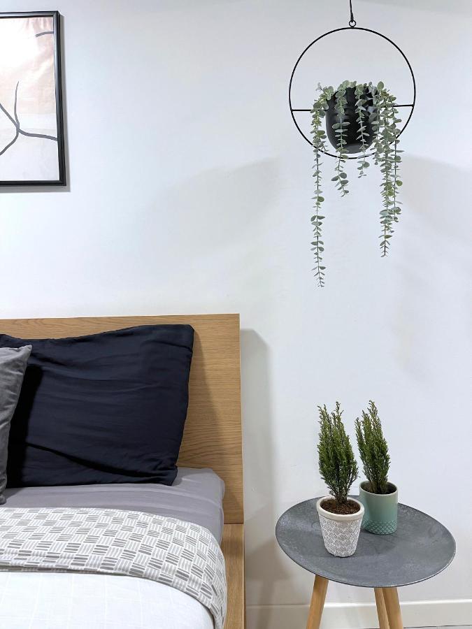 The Hidden Studio; Comfy & Close To The Lake Lugano Bagian luar foto